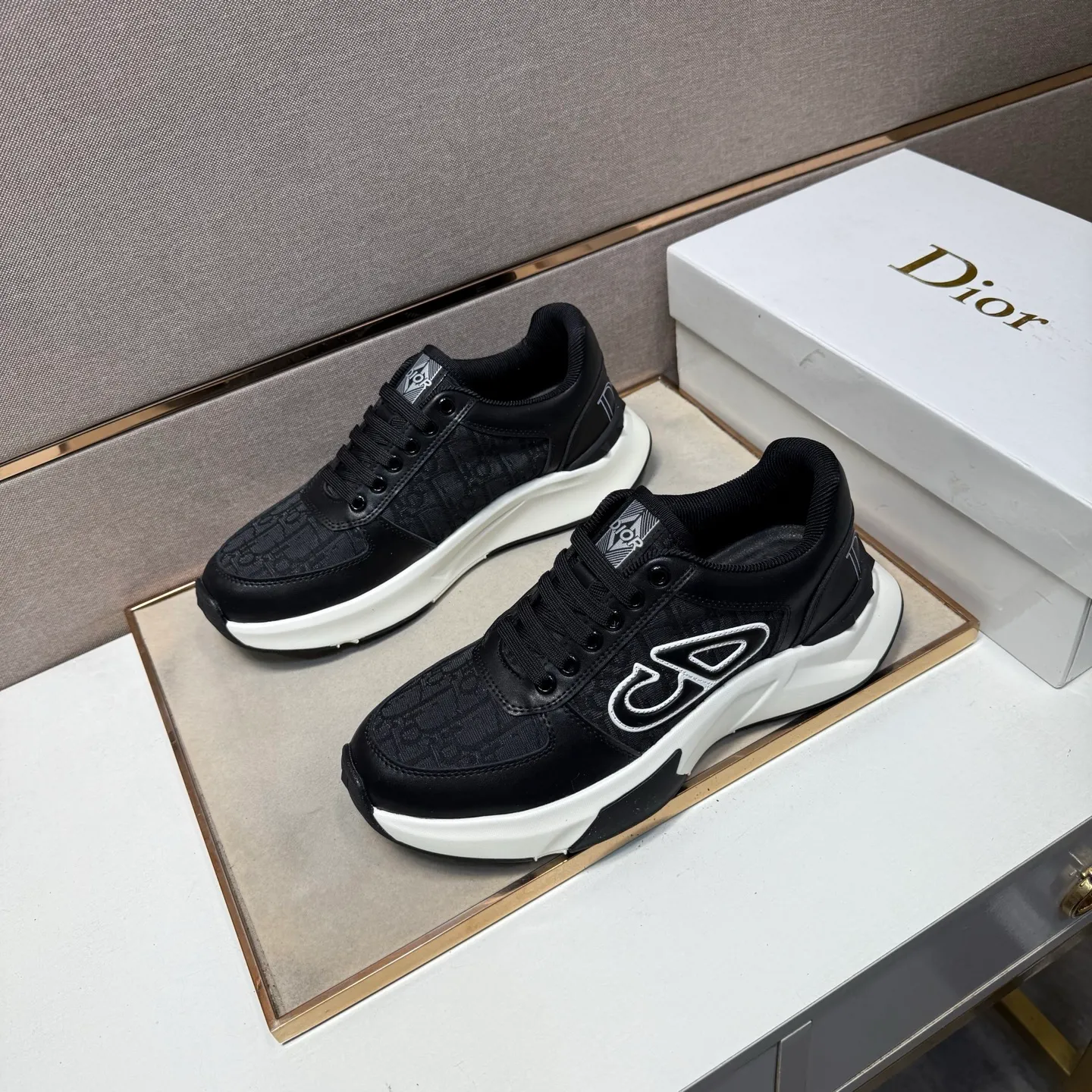 ⬛️Men's shoes💰p442 [Dior~] Men's casual shoes 2025z cabinet sales simultaneously 🔶Size: 38-44#️⃣ 🔷2 colors🔜The upper is made of multi-material splicing➕Mesh lining, comfortable and breathable, sole: original comfortable and wear-resistant outsole, ⚠️real thing📱photographed🎬real thing is better📢📢📢